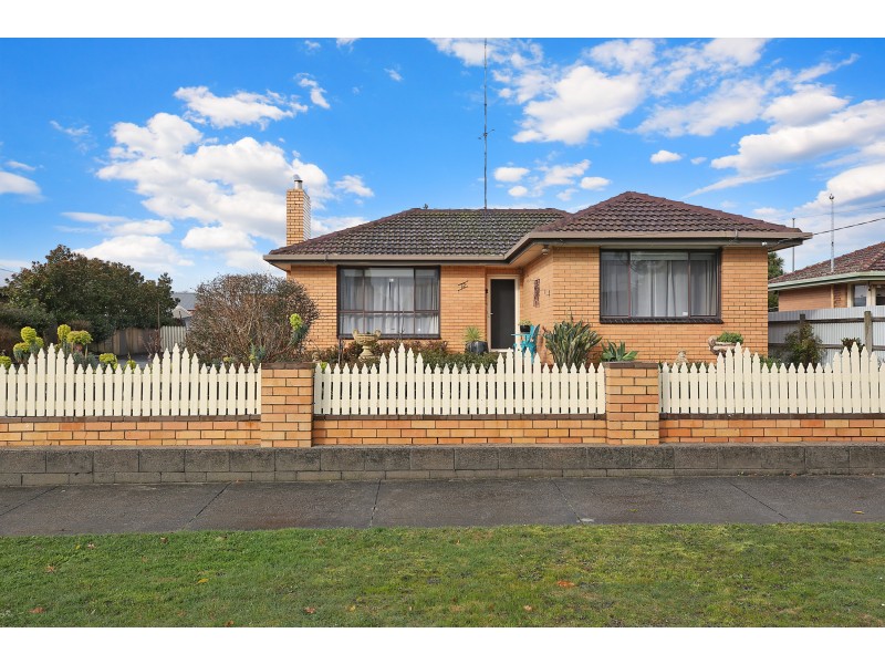 72 Campbell St, Colac VIC 3250