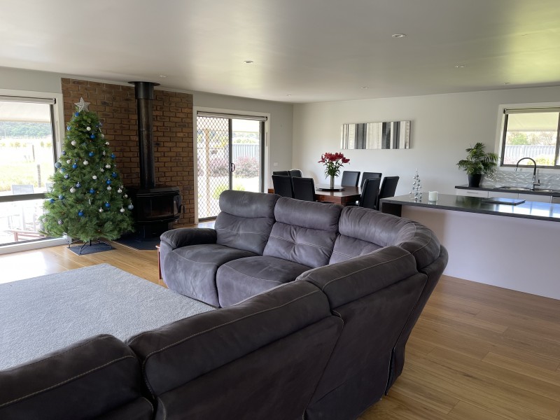 127 Irrewillipe Rd, Elliminyt VIC 3250