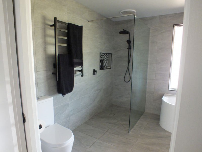 127 Irrewillipe Rd, Elliminyt VIC 3250