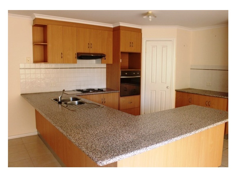 2/14 Hopkins Street, Winchelsea VIC 3241