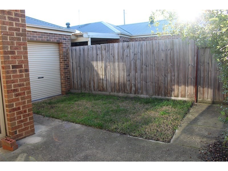 2/14 Hopkins Street, Winchelsea VIC 3241
