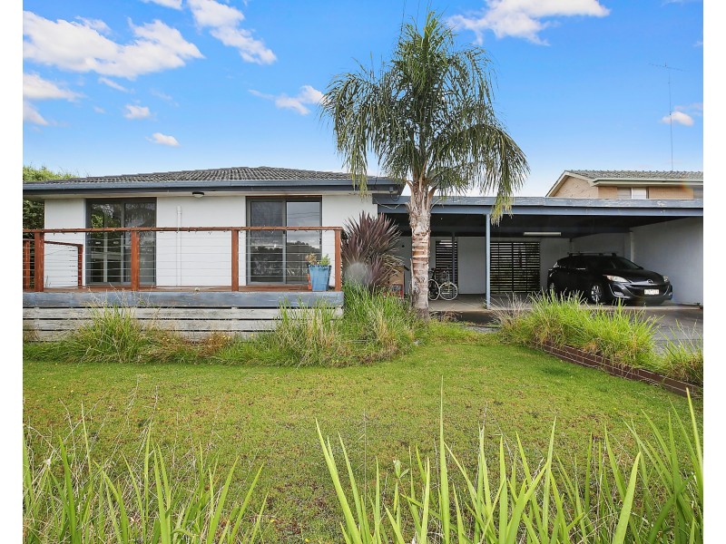 22 The Esplanade, Colac VIC 3250