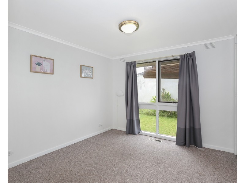 22 The Esplanade, Colac VIC 3250