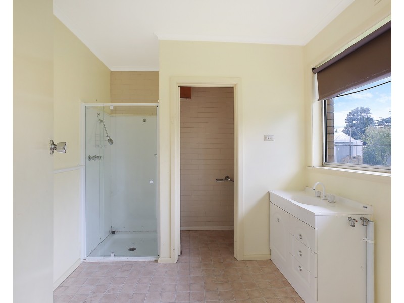 2/27 Morrison St, Colac VIC 3250