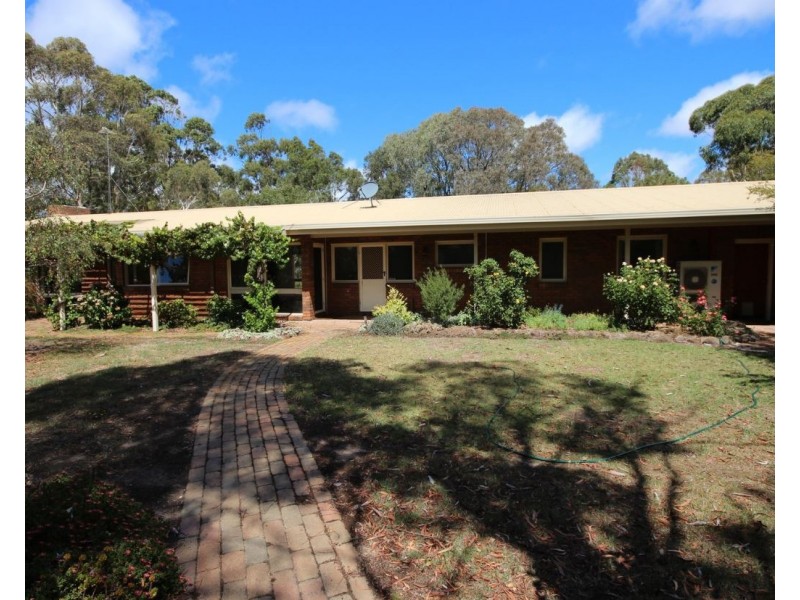 10 Richmonds Ln, Winchelsea VIC 3241