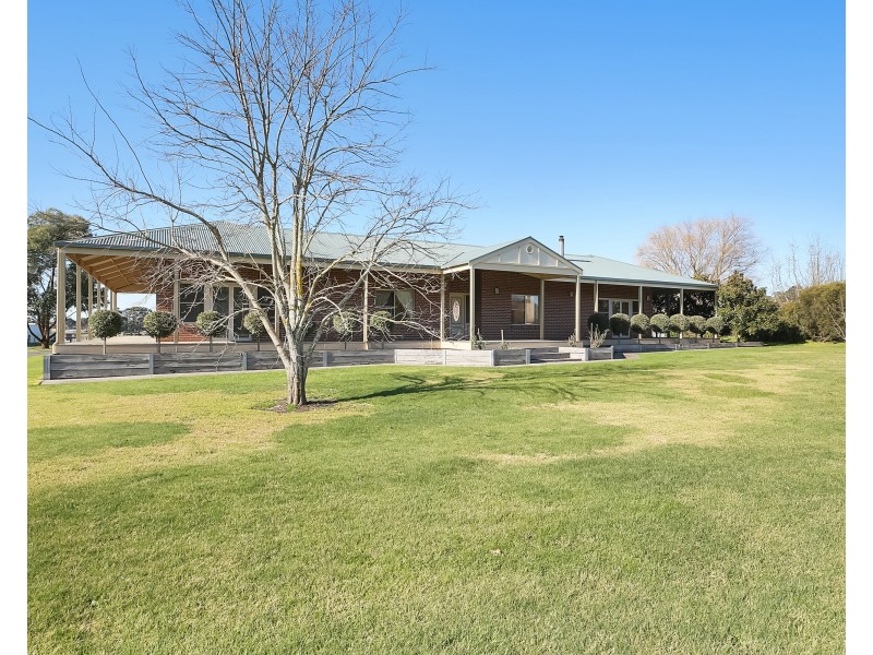 284 Sinclair St S, Elliminyt VIC 3250
