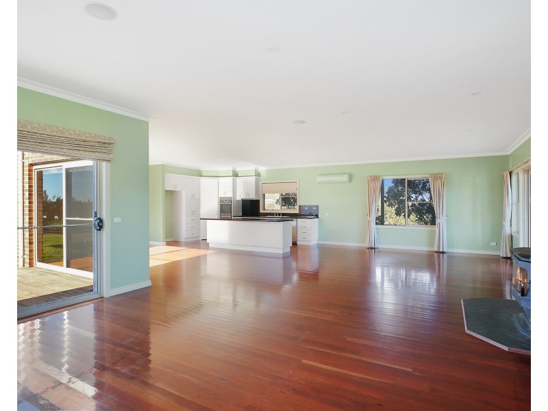 284 Sinclair St S, Elliminyt VIC 3250