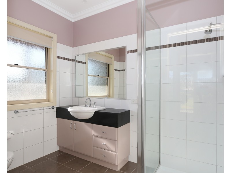 284 Sinclair St S, Elliminyt VIC 3250