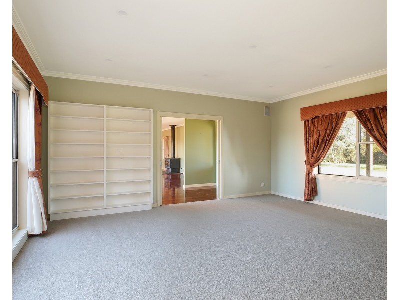 284 Sinclair St S, Elliminyt VIC 3250