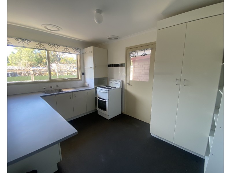 2/10 Jennings Street, Colac VIC 3250