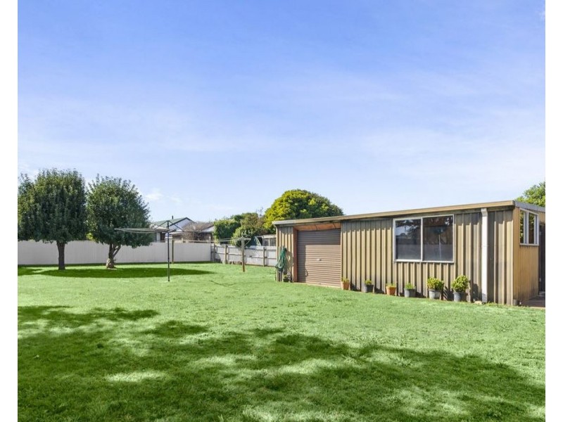 8 Dowling St, Colac VIC 3250