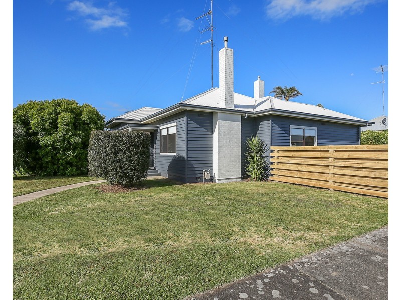 76 Sinclair Street, Colac VIC 3250
