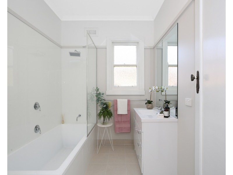 76 Sinclair Street, Colac VIC 3250