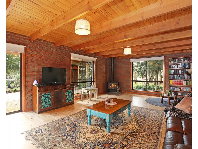 70 Moomowroong Road, Carlisle River VIC 3239