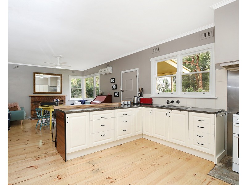 70 Moomowroong Road, Carlisle River VIC 3239