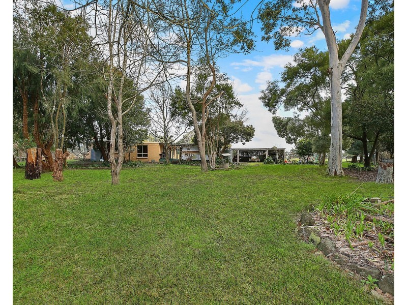 70 Moomowroong Road, Carlisle River VIC 3239
