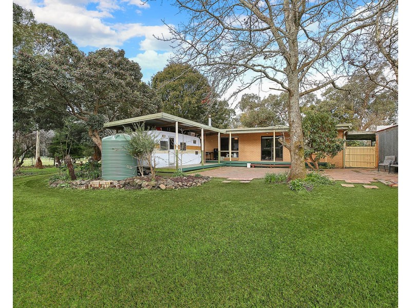 70 Moomowroong Road, Carlisle River VIC 3239