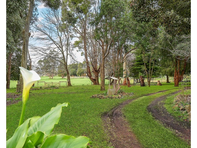 70 Moomowroong Road, Carlisle River VIC 3239