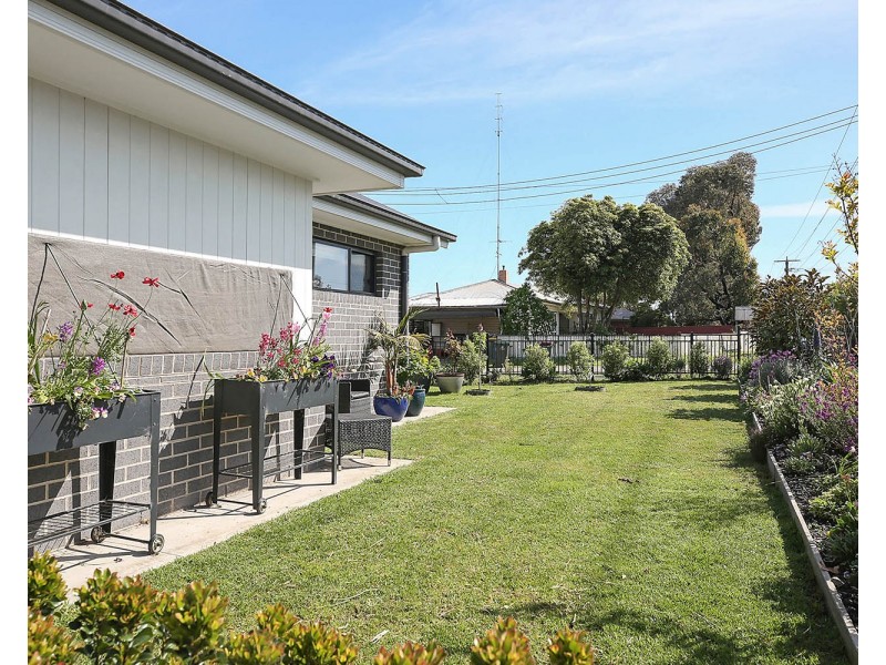 17 Clark St, Colac VIC 3250