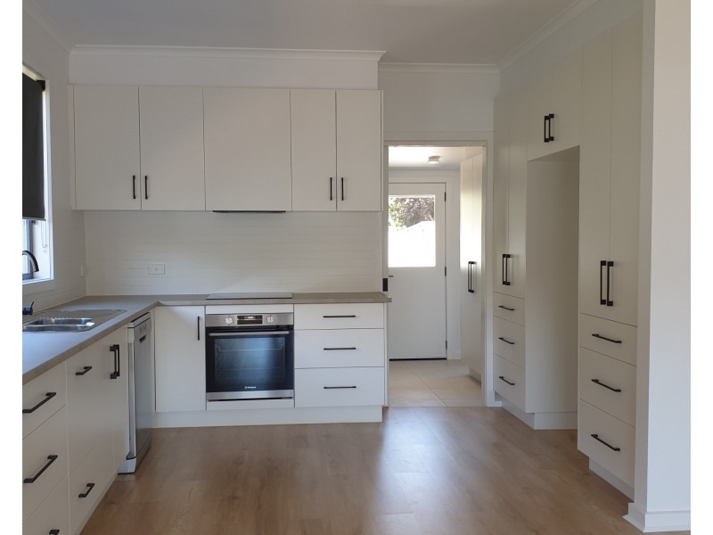 10 Irrewillipe Rd, Elliminyt VIC 3250