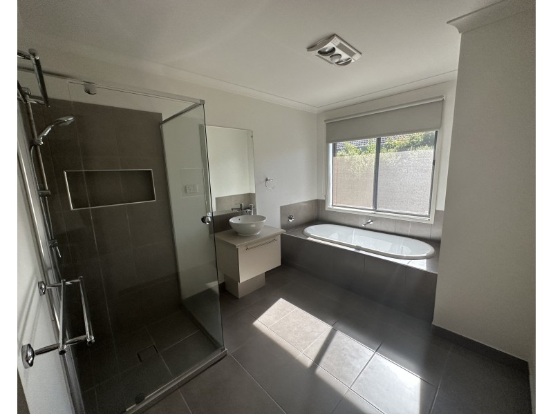 17 Heath Dr, Winchelsea VIC 3241