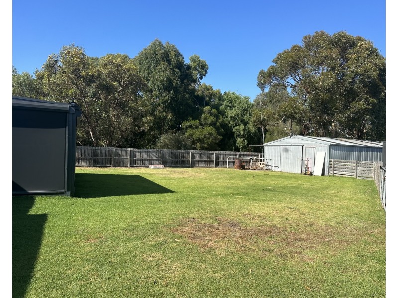 17 Heath Dr, Winchelsea VIC 3241