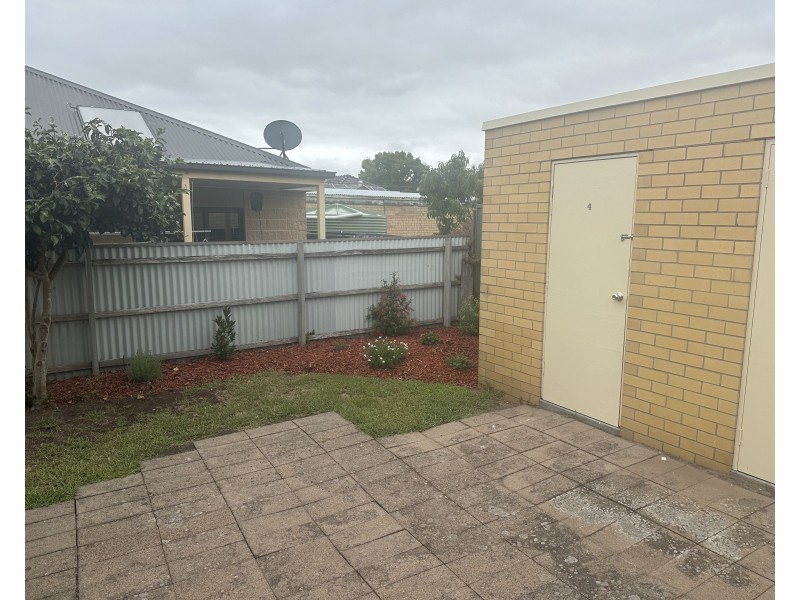 4/10 Pollack St, Colac VIC 3250