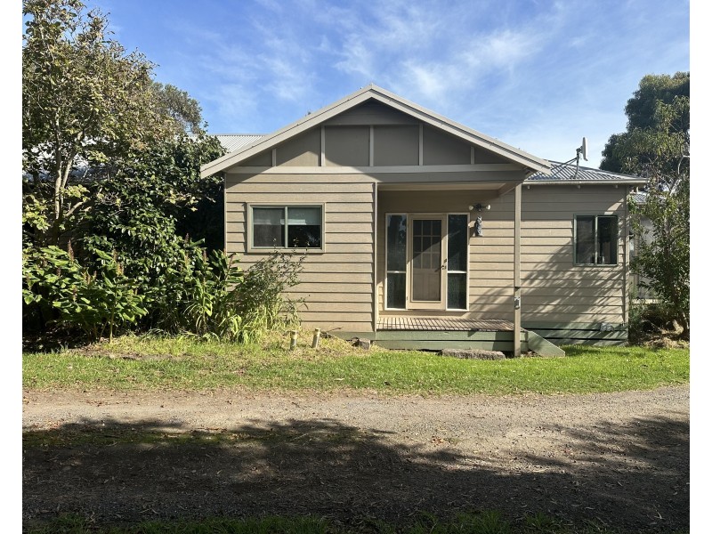 61 Ballagh St, Elliminyt VIC 3250