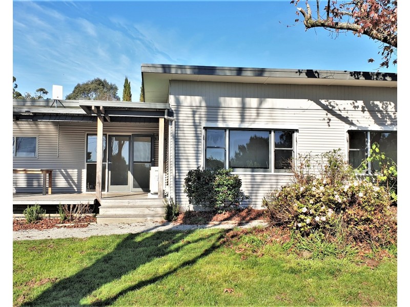 2 Henry St, Forrest VIC 3236