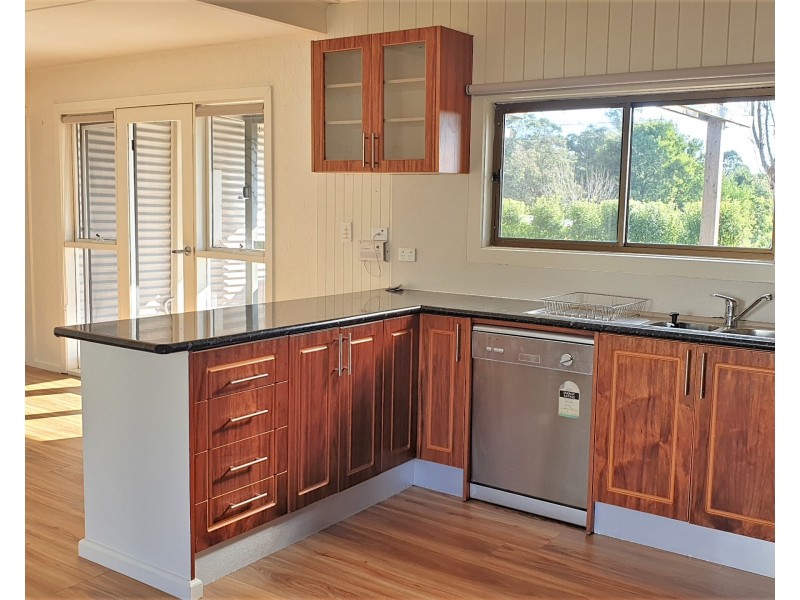 2 Henry St, Forrest VIC 3236