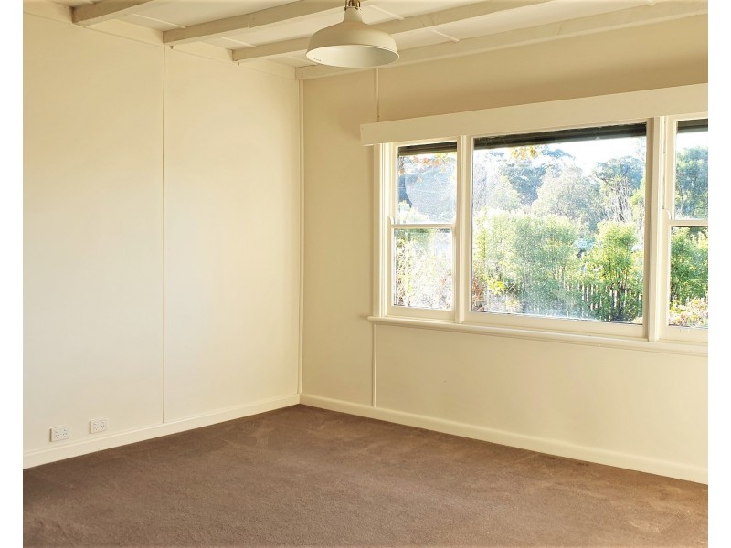2 Henry St, Forrest VIC 3236