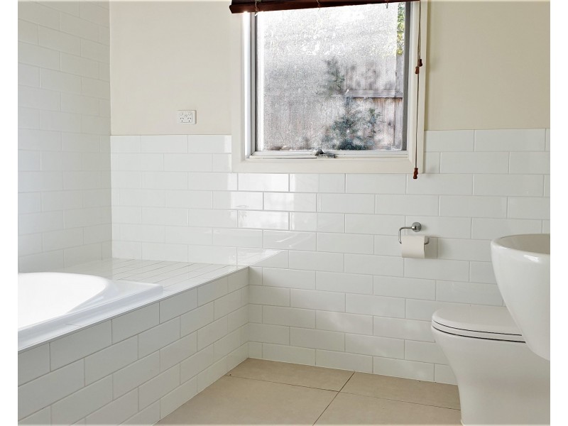 2 Henry St, Forrest VIC 3236