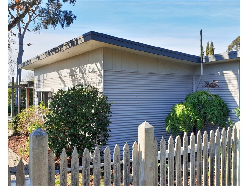 2 Henry St, Forrest VIC 3236