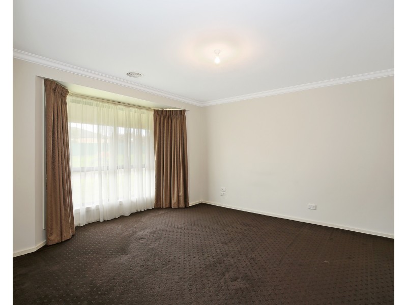 2/64 Curdie St, Cobden VIC 3266