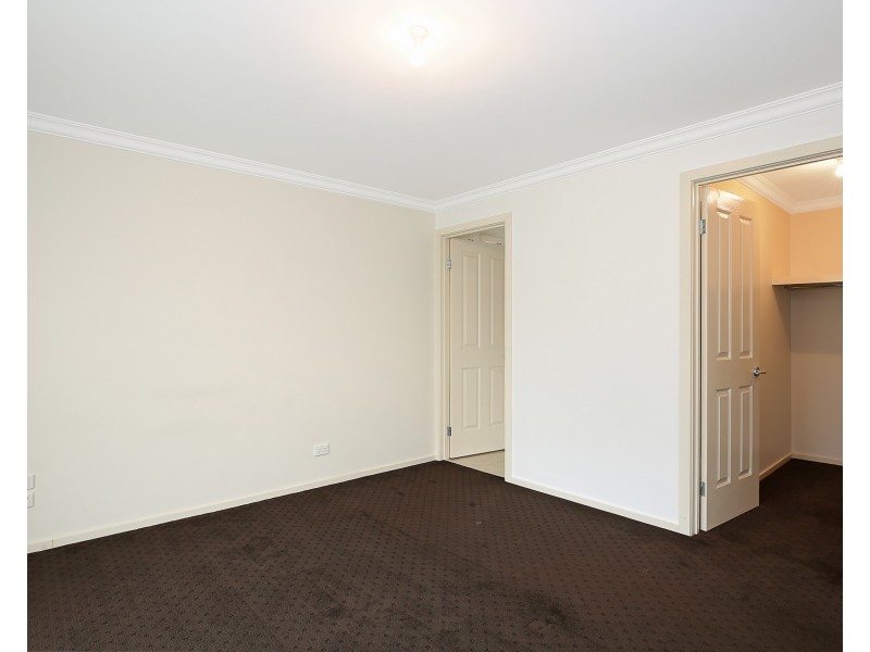 2/64 Curdie St, Cobden VIC 3266