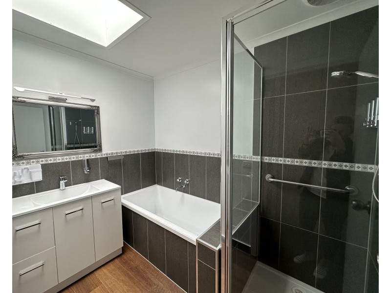 3/2 Moore St, Colac VIC 3250