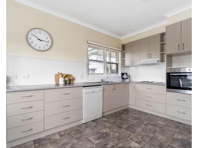 3 Adrian St, Colac VIC 3250