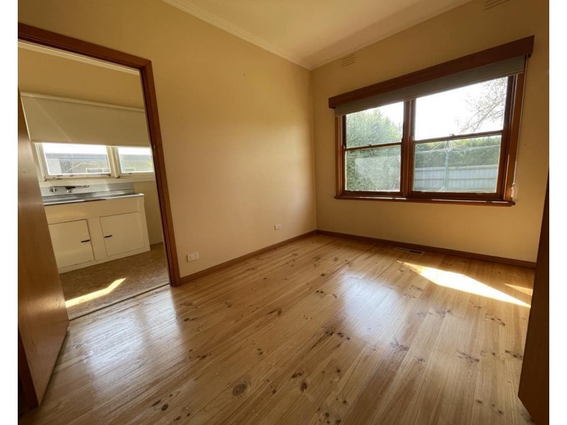 3 Adrian St, Colac VIC 3250
