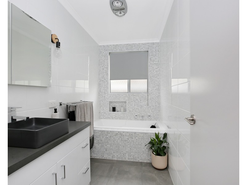 64A Campbell St, Colac VIC 3250