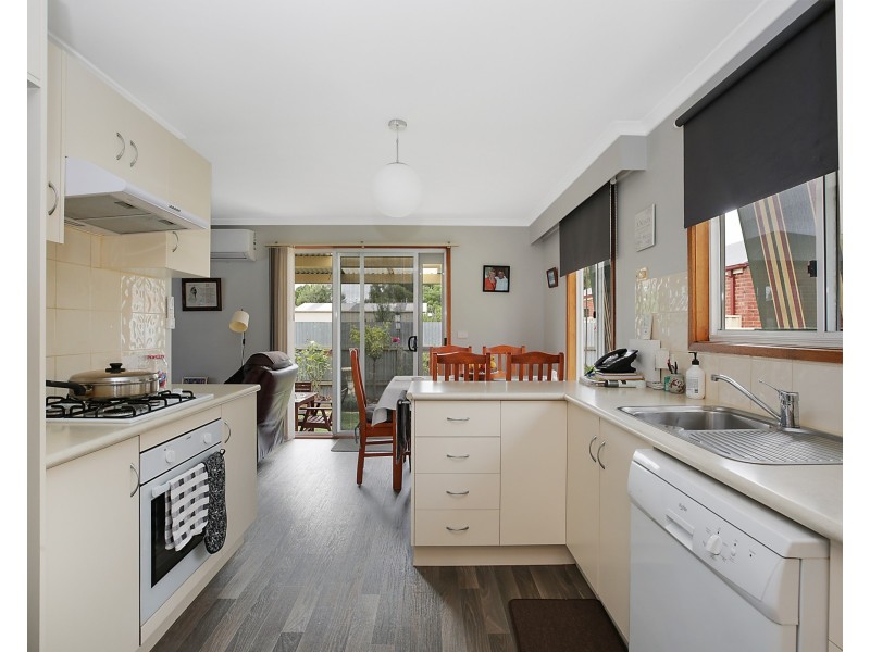 64B Campbell St, Colac VIC 3250