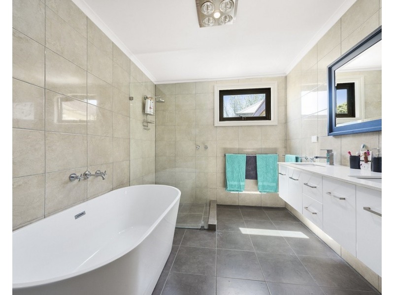 73 Armstrong Street, Colac VIC 3250