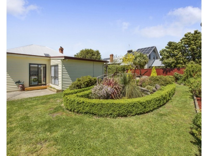 73 Armstrong Street, Colac VIC 3250