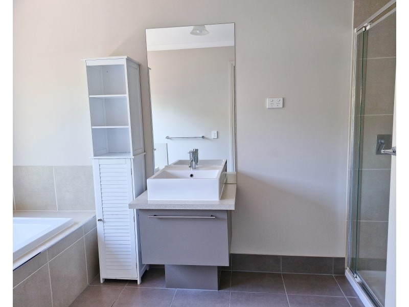 28 Thomas St, Colac VIC 3250