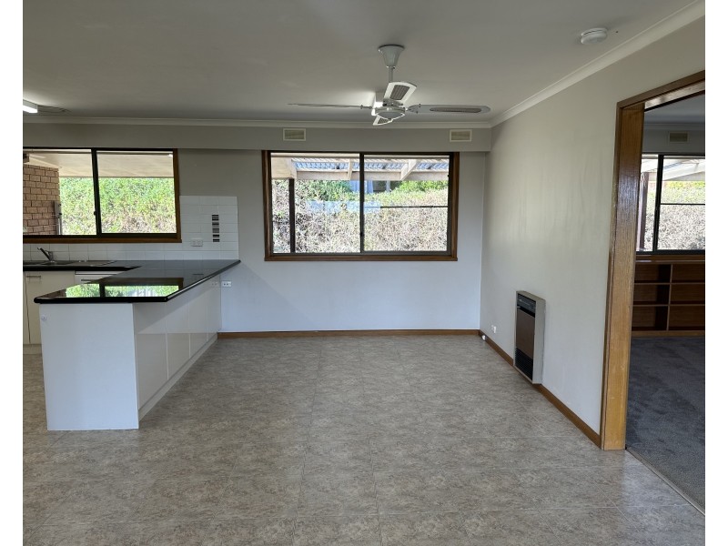 21 Spring St, Elliminyt VIC 3250