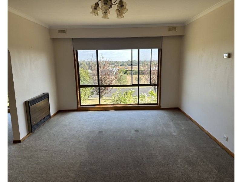 21 Spring St, Elliminyt VIC 3250