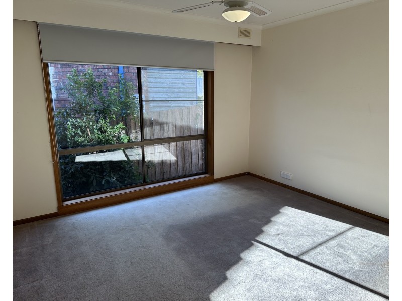 21 Spring St, Elliminyt VIC 3250