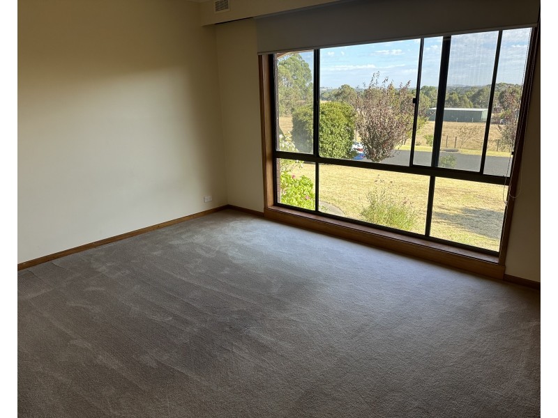 21 Spring St, Elliminyt VIC 3250