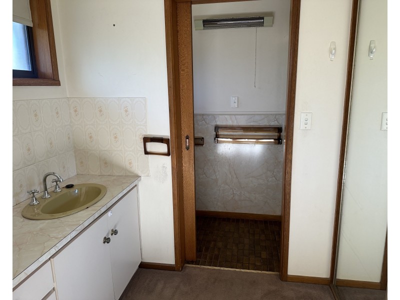 21 Spring St, Elliminyt VIC 3250