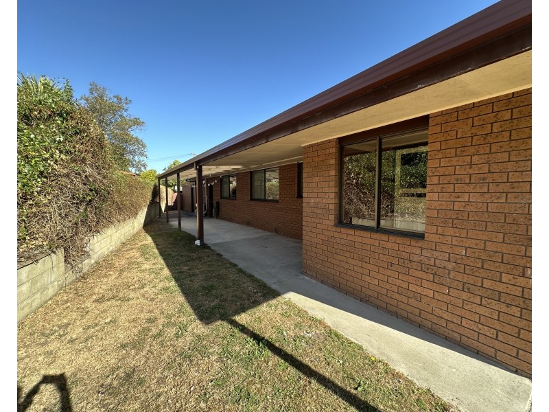 21 Spring St, Elliminyt VIC 3250