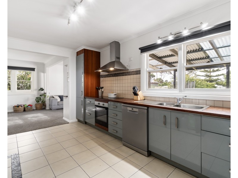 24 Nelson St, Colac VIC 3250